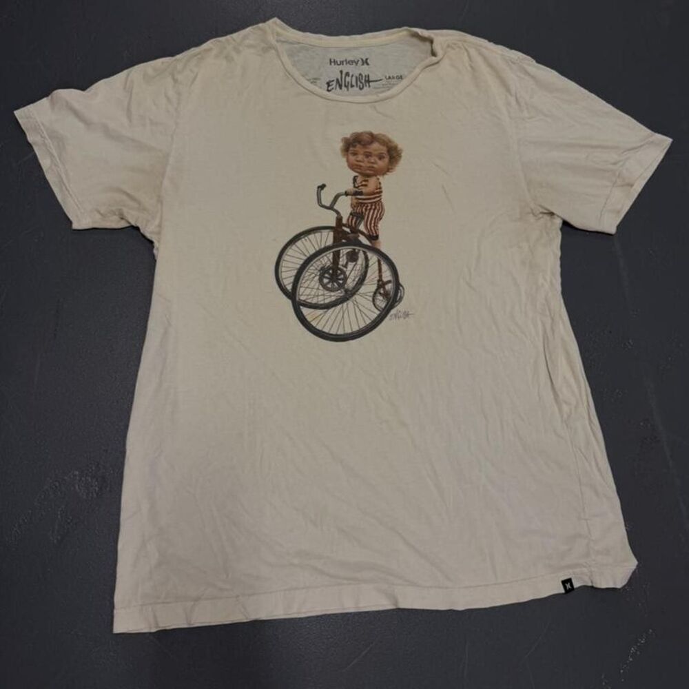 Hurley Men's Cream and White T-shirt